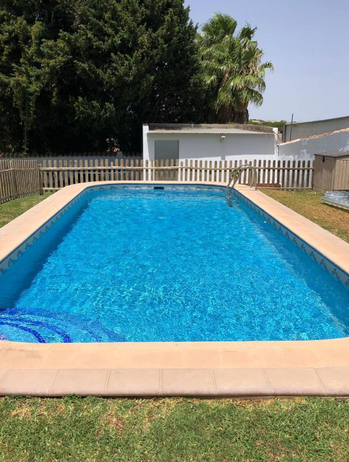 Chalet Con Piscina, Amplio Jardin Y Aire Acondicionado ชิกลานา เด ลา ฟรอนเตรา ภายนอก รูปภาพ